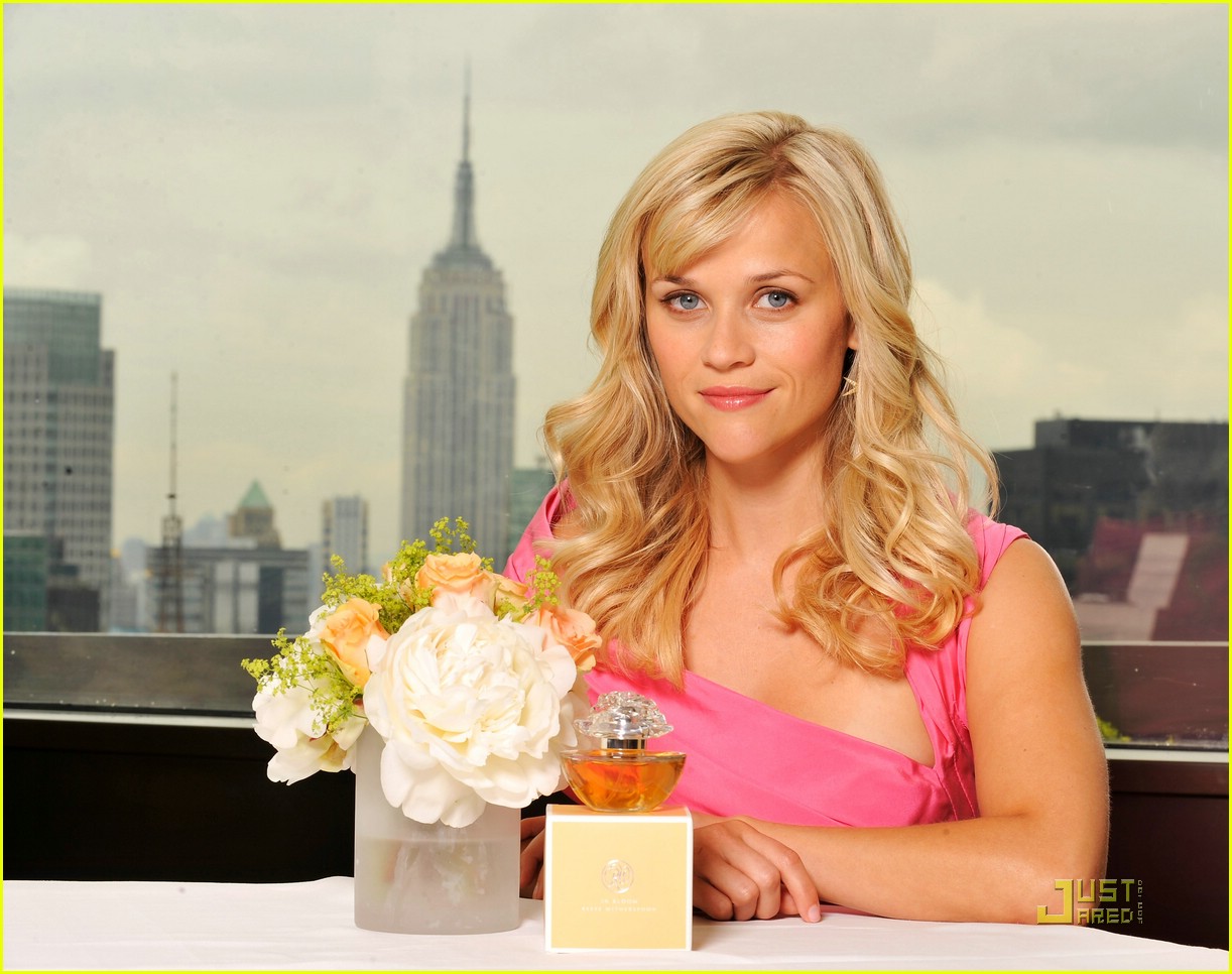 reese witherspoon in bloom fragrance 07